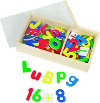 Magnet-Alphabet und Zahlen